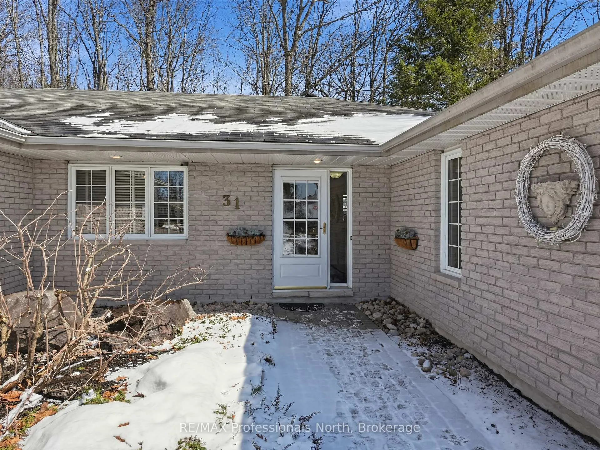 Photo 48 of 31 The Granite Bluff, Bracebridge, Macaulay — HOMEH