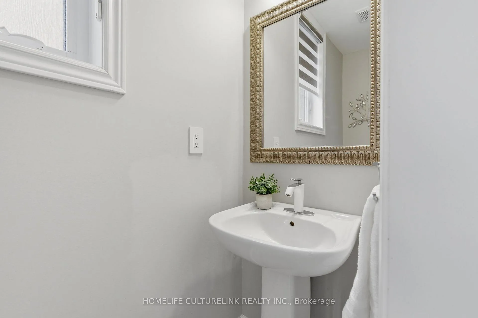 Photo 13 of Unit 126, 1331 Major Mackenzie Drive, Vaughan, Patterson — HOMEH