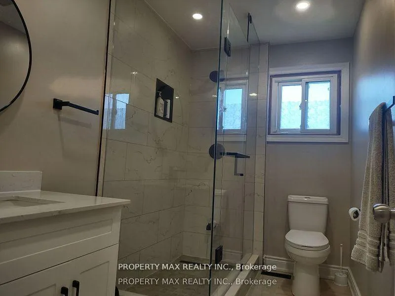 Photo 7 of Unit upper 3 level, 30 Glenabbey Drive, Clarington, Courtice — HOMEH