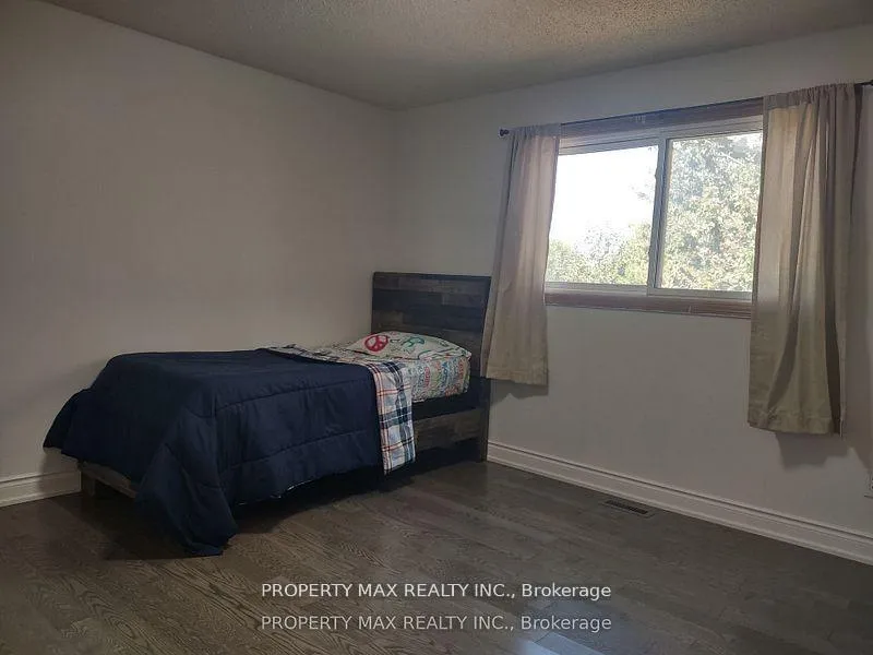 Photo 13 of Unit upper 3 level, 30 Glenabbey Drive, Clarington, Courtice — HOMEH