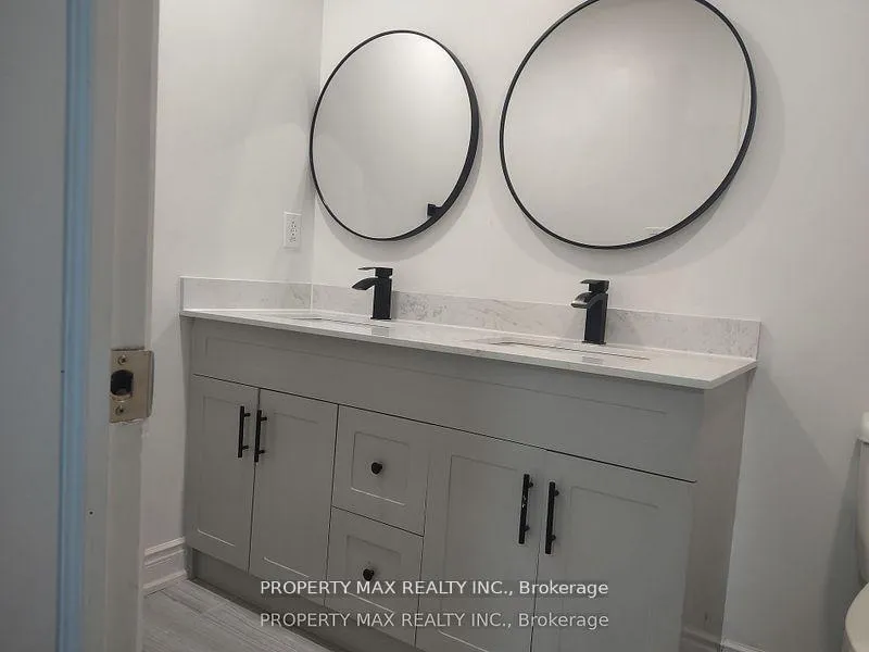 Photo 14 of Unit upper 3 level, 30 Glenabbey Drive, Clarington, Courtice — HOMEH