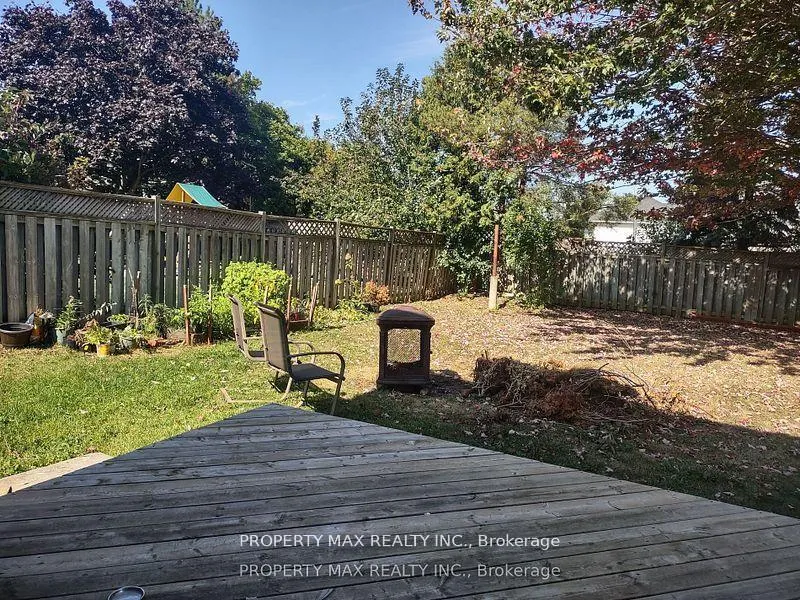 Photo 16 of Unit upper 3 level, 30 Glenabbey Drive, Clarington, Courtice — HOMEH