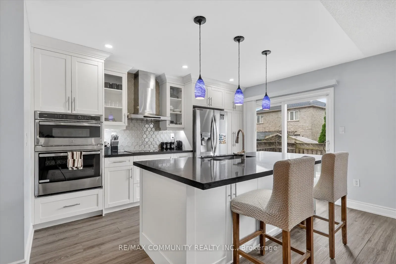 Photo 11 of 924 Zelinsky Crescent, Milton, Coates — HOMEH