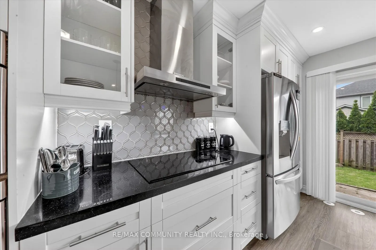 Photo 15 of 924 Zelinsky Crescent, Milton, Coates — HOMEH