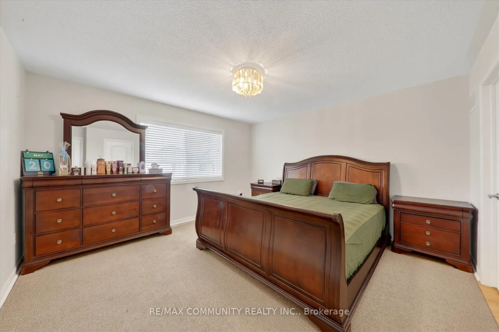 Photo 19 of 924 Zelinsky Crescent, Milton, Coates — HOMEH