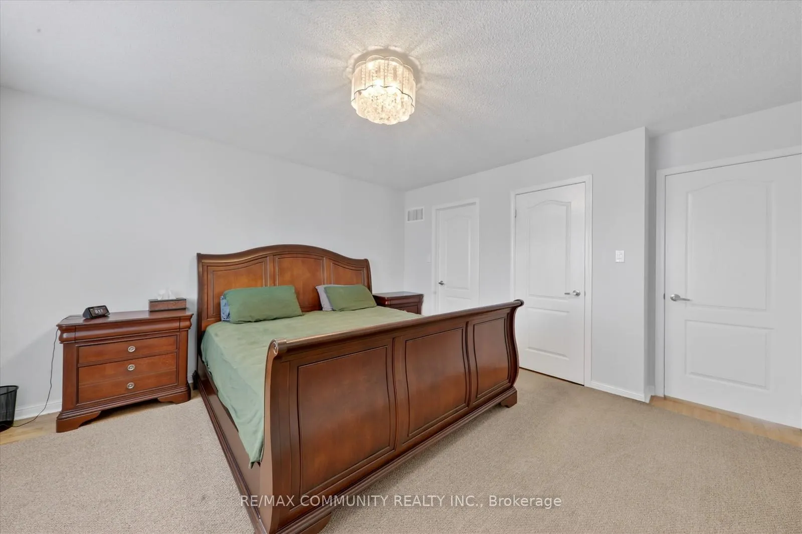 Photo 21 of 924 Zelinsky Crescent, Milton, Coates — HOMEH