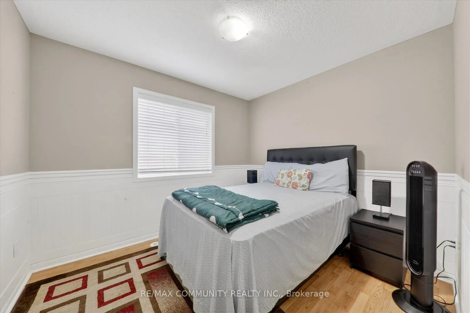 Photo 24 of 924 Zelinsky Crescent, Milton, Coates — HOMEH
