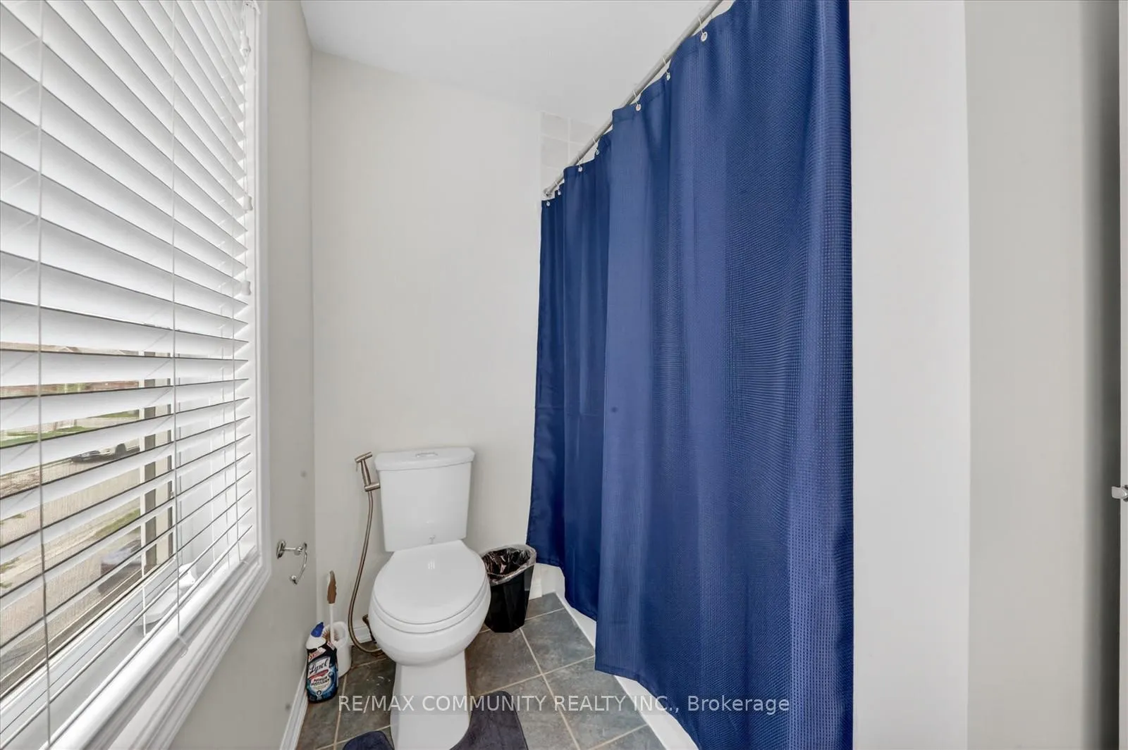 Photo 30 of 924 Zelinsky Crescent, Milton, Coates — HOMEH