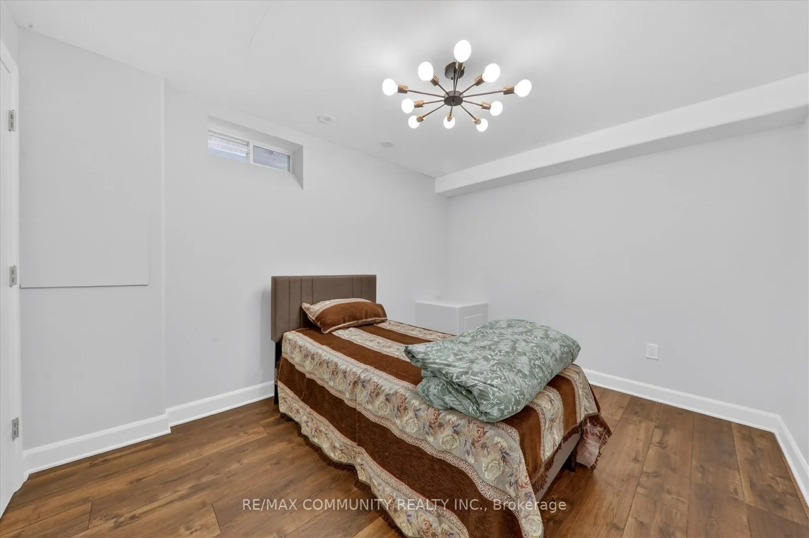 Photo 34 of 924 Zelinsky Crescent, Milton, Coates — HOMEH