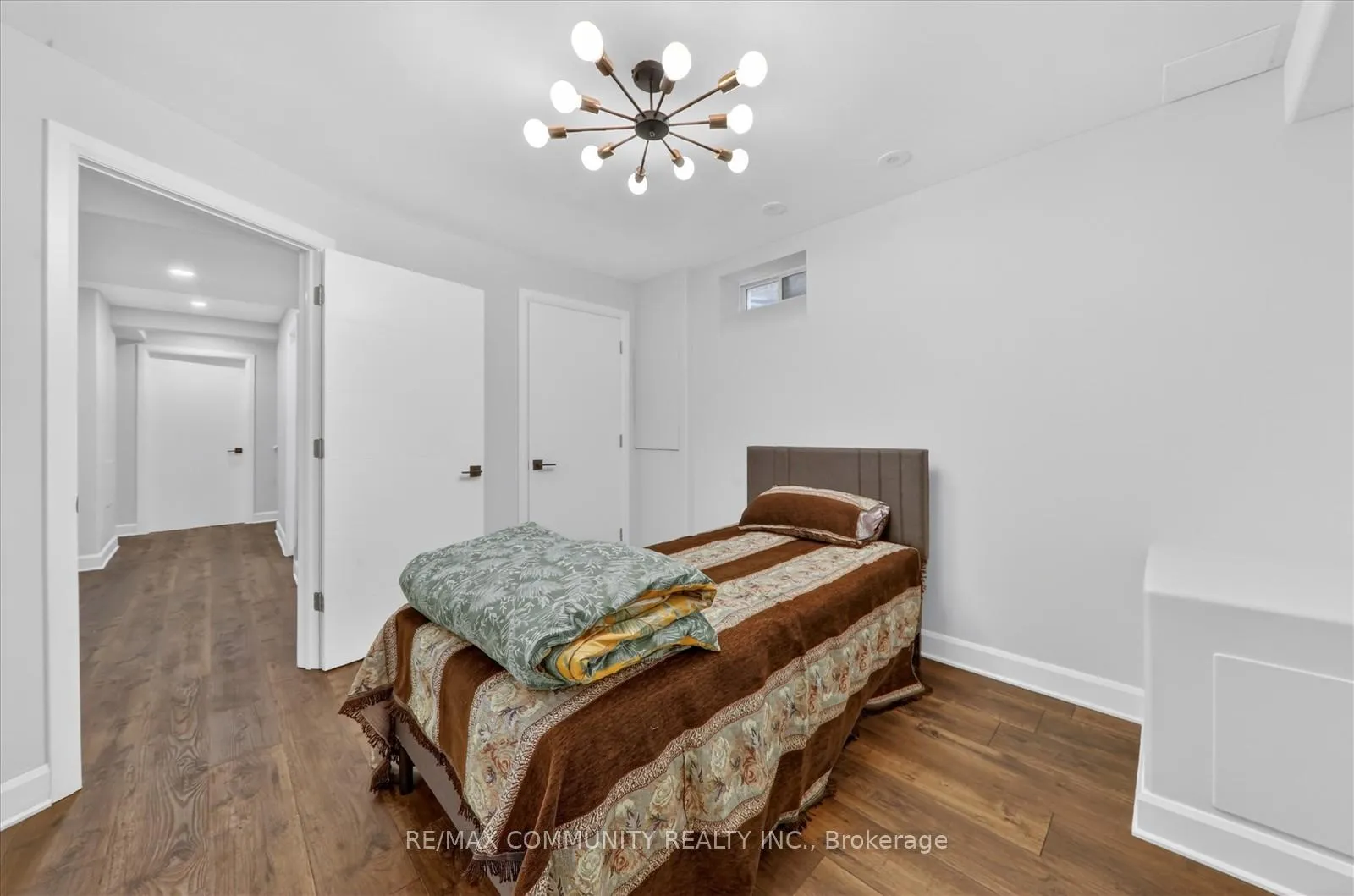Photo 35 of 924 Zelinsky Crescent, Milton, Coates — HOMEH