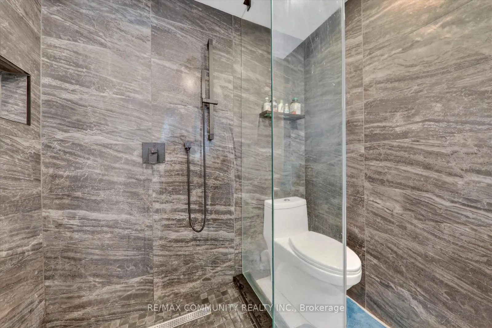 Photo 37 of 924 Zelinsky Crescent, Milton, Coates — HOMEH