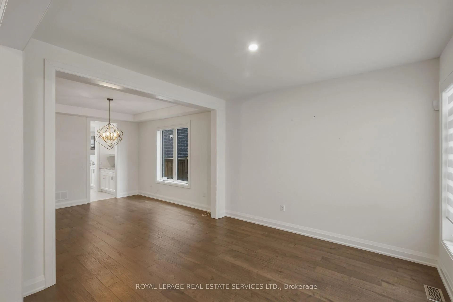 Photo 5 of 197 Whittington Drive, Hamilton, Meadowlands — HOMEH