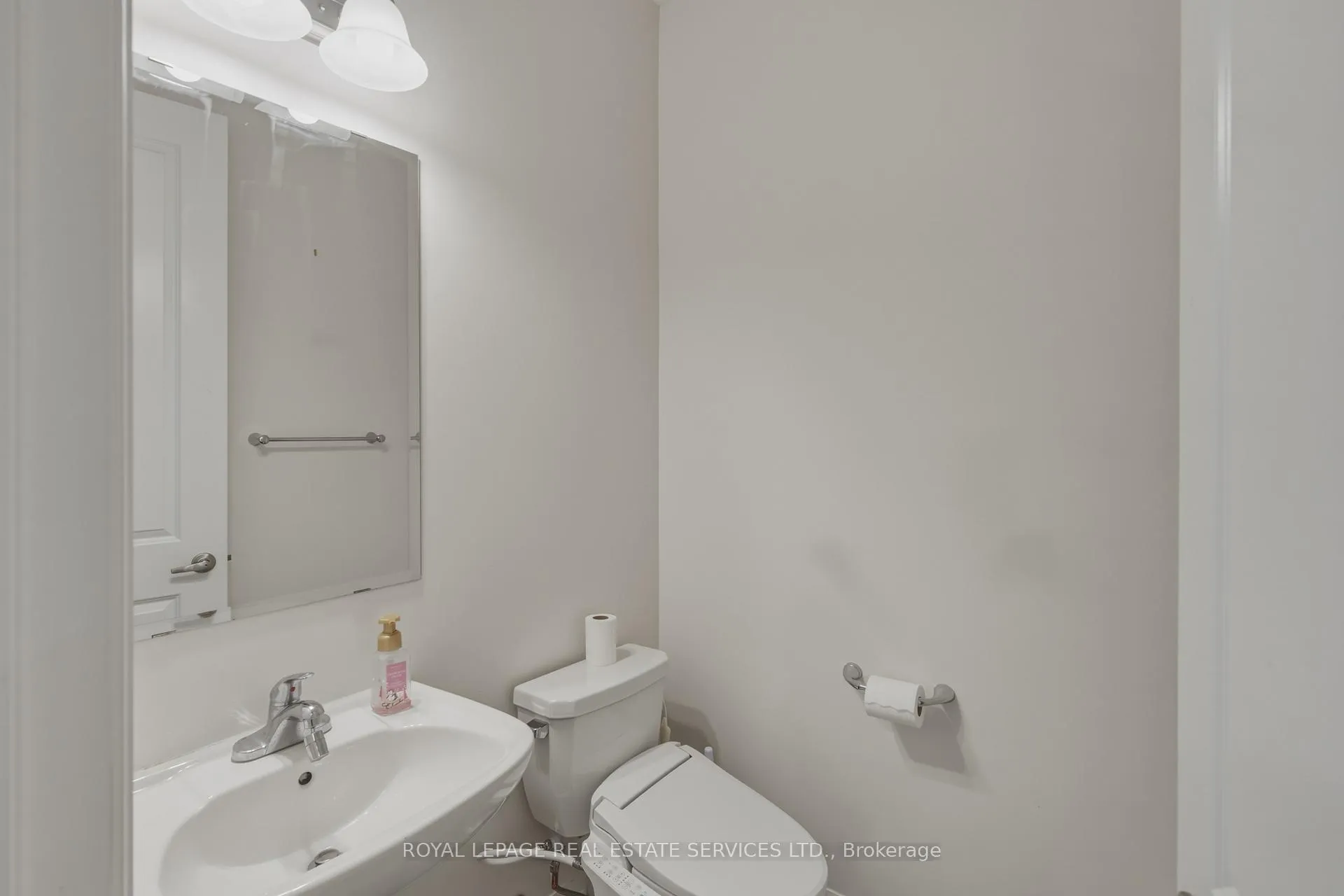 Photo 12 of 197 Whittington Drive, Hamilton, Meadowlands — HOMEH