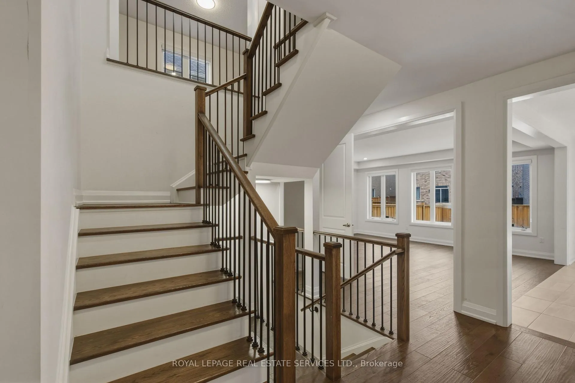 Photo 14 of 197 Whittington Drive, Hamilton, Meadowlands — HOMEH