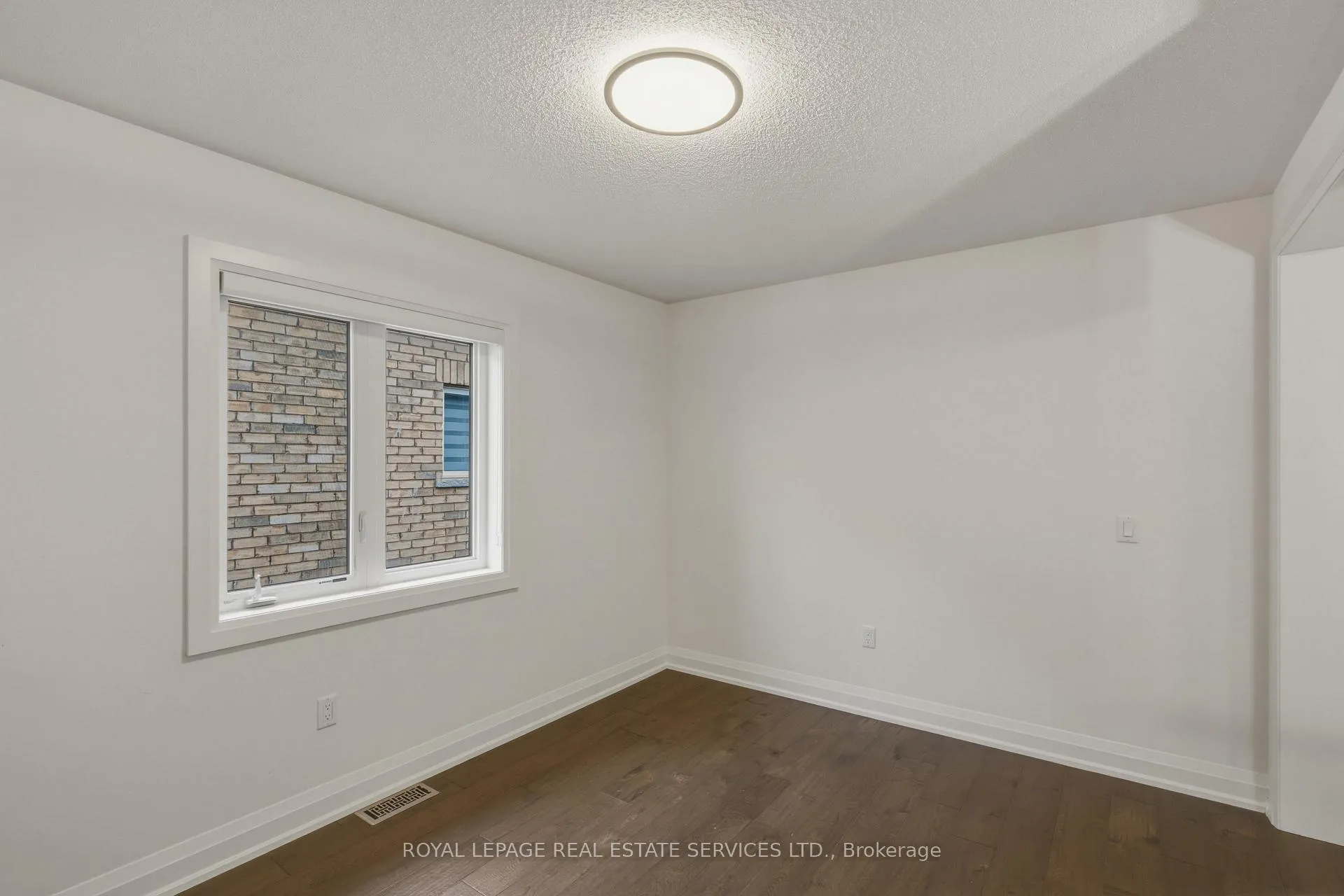 Photo 15 of 197 Whittington Drive, Hamilton, Meadowlands — HOMEH