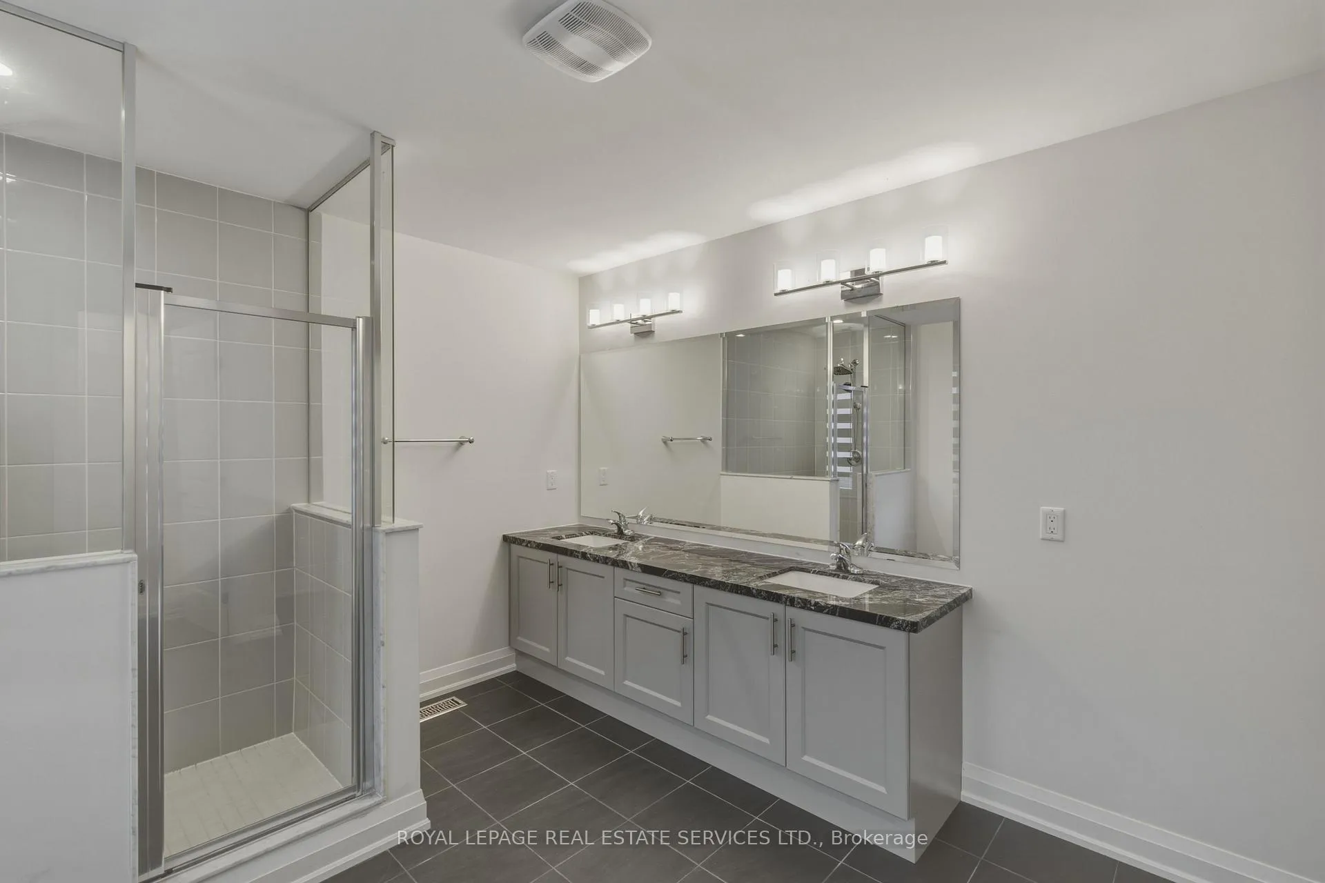 Photo 24 of 197 Whittington Drive, Hamilton, Meadowlands — HOMEH