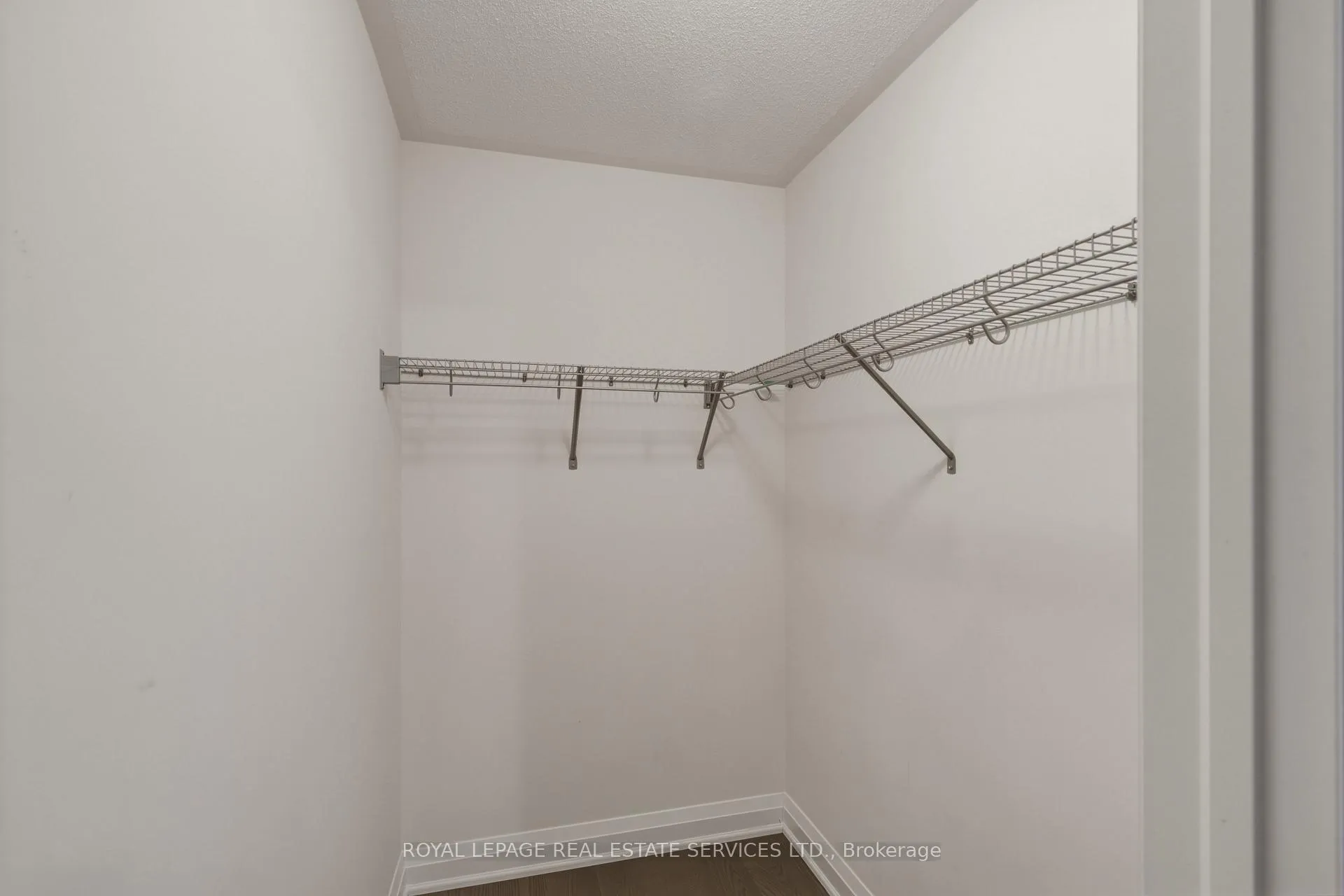 Photo 28 of 197 Whittington Drive, Hamilton, Meadowlands — HOMEH