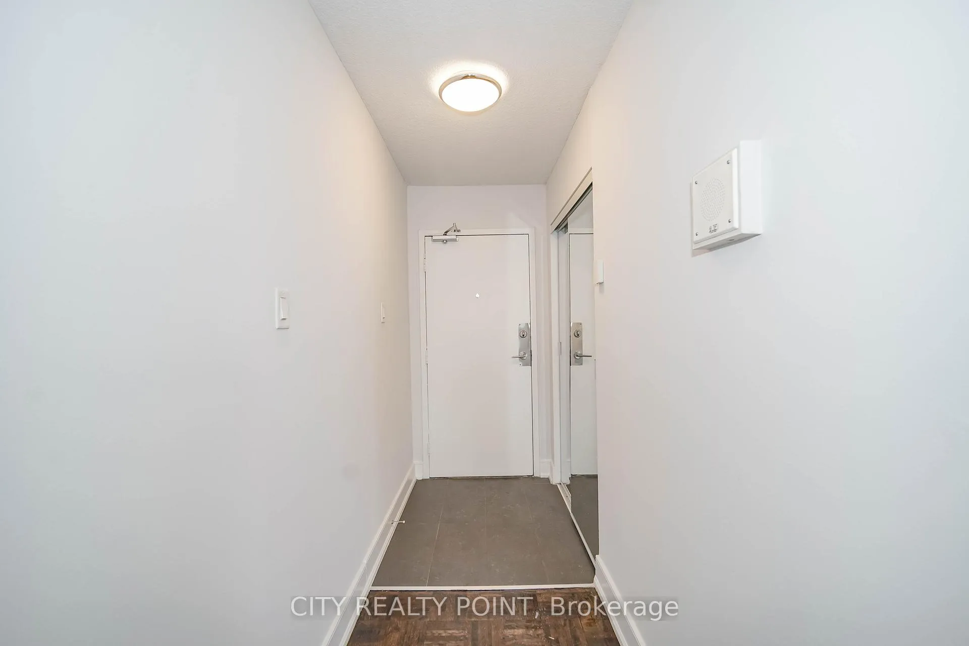 Photo 2 of Unit 1411, 33 Isabella Street, Toronto, Church-Yonge Corridor — HOMEH