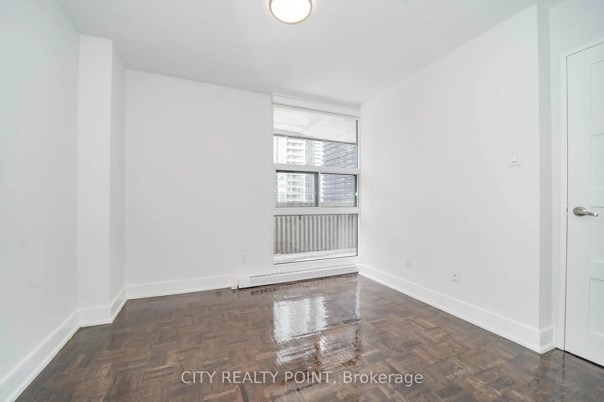Photo 9 of Unit 1411, 33 Isabella Street, Toronto, Church-Yonge Corridor — HOMEH