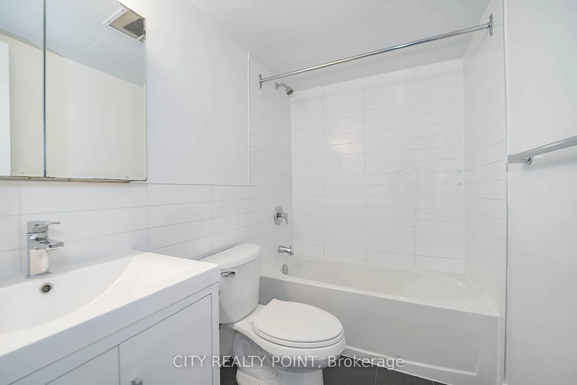 Photo 10 of Unit 1411, 33 Isabella Street, Toronto, Church-Yonge Corridor — HOMEH