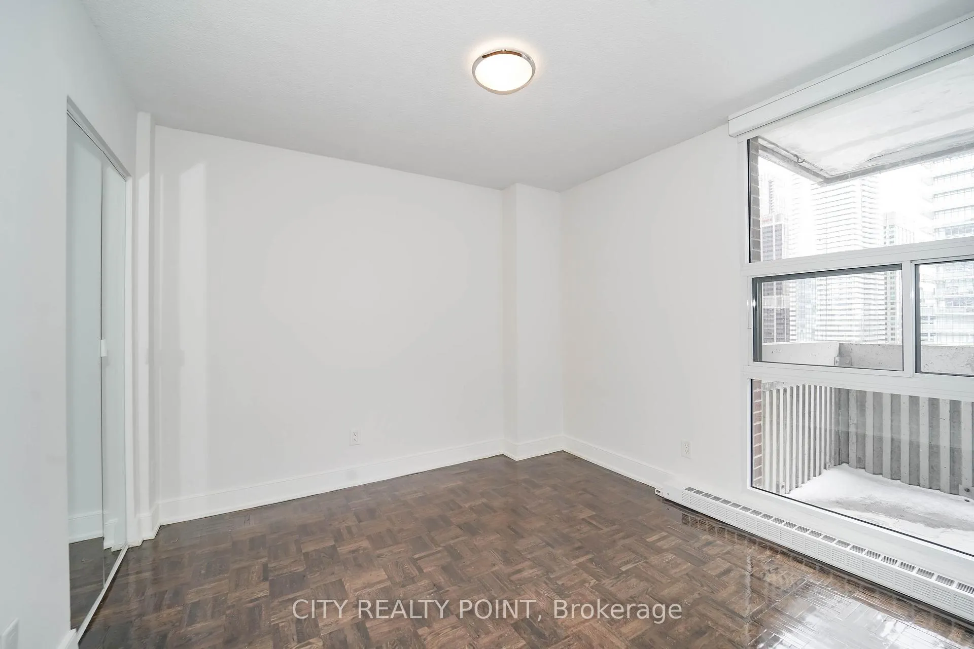 Photo 11 of Unit 1411, 33 Isabella Street, Toronto, Church-Yonge Corridor — HOMEH