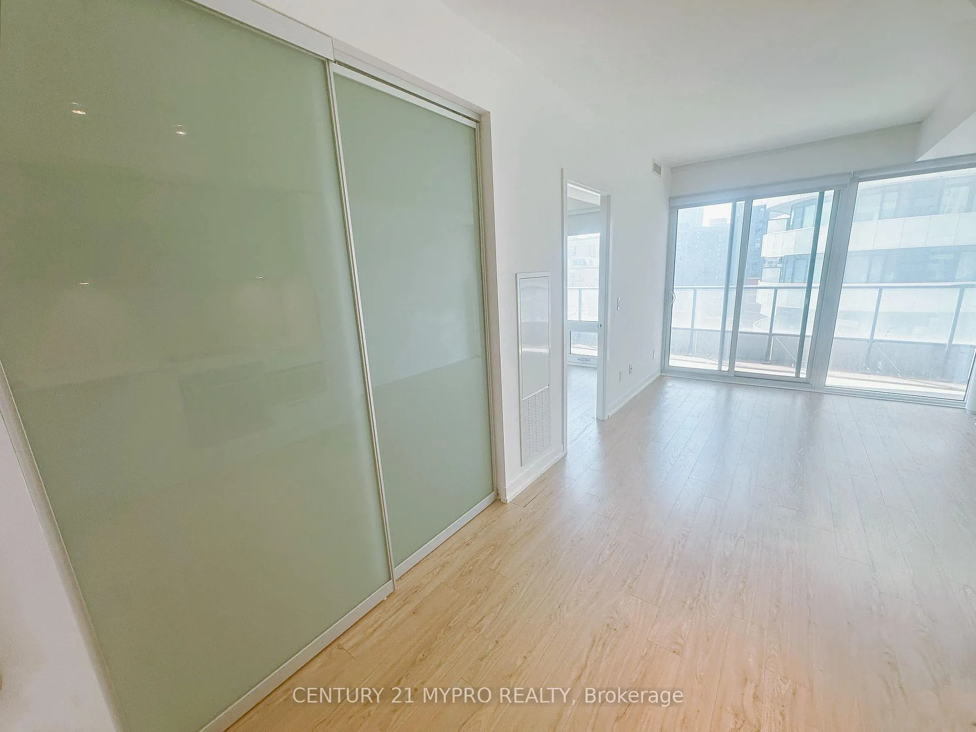 Photo 9 of Unit 1501, 85 Wood Street, Toronto, Church-Yonge Corridor — HOMEH