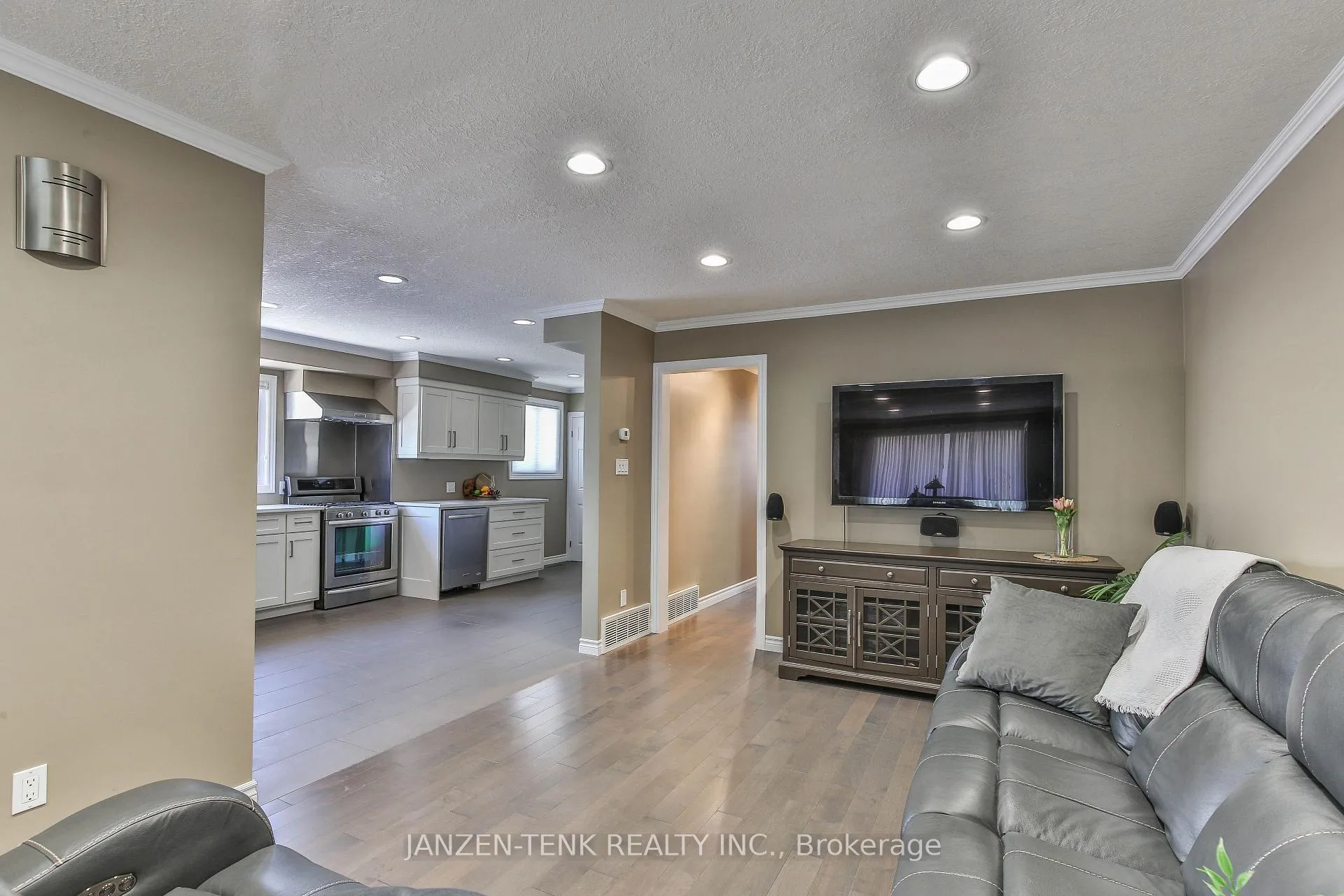 Photo 8 of 197 Highview Drive, St. Thomas — HOMEH