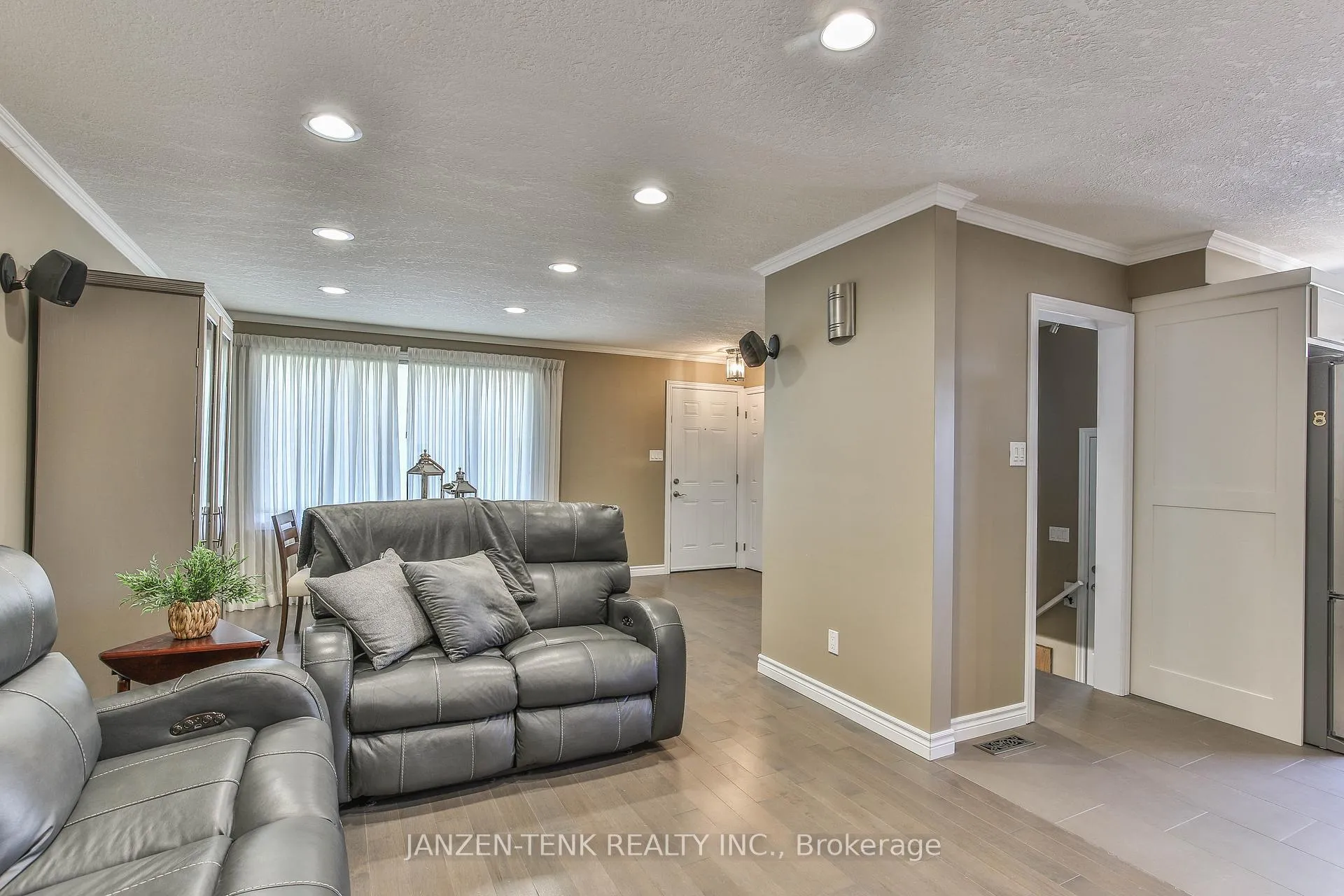 Photo 11 of 197 Highview Drive, St. Thomas — HOMEH