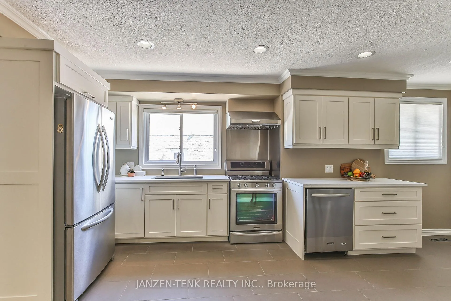 Photo 13 of 197 Highview Drive, St. Thomas — HOMEH