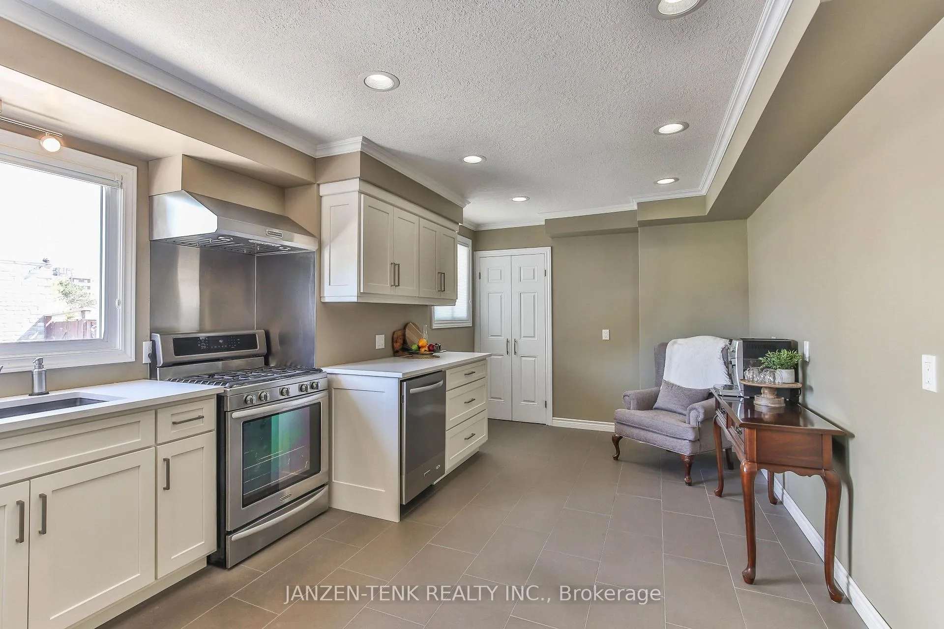 Photo 14 of 197 Highview Drive, St. Thomas — HOMEH