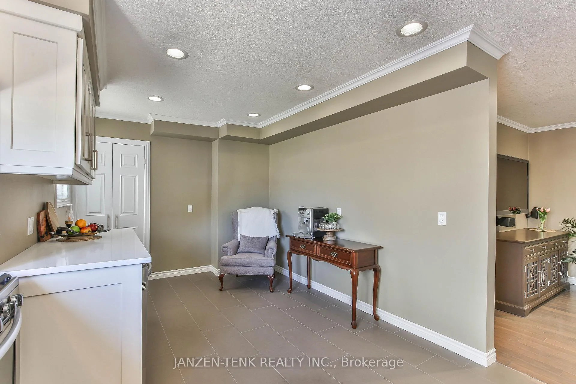 Photo 15 of 197 Highview Drive, St. Thomas — HOMEH