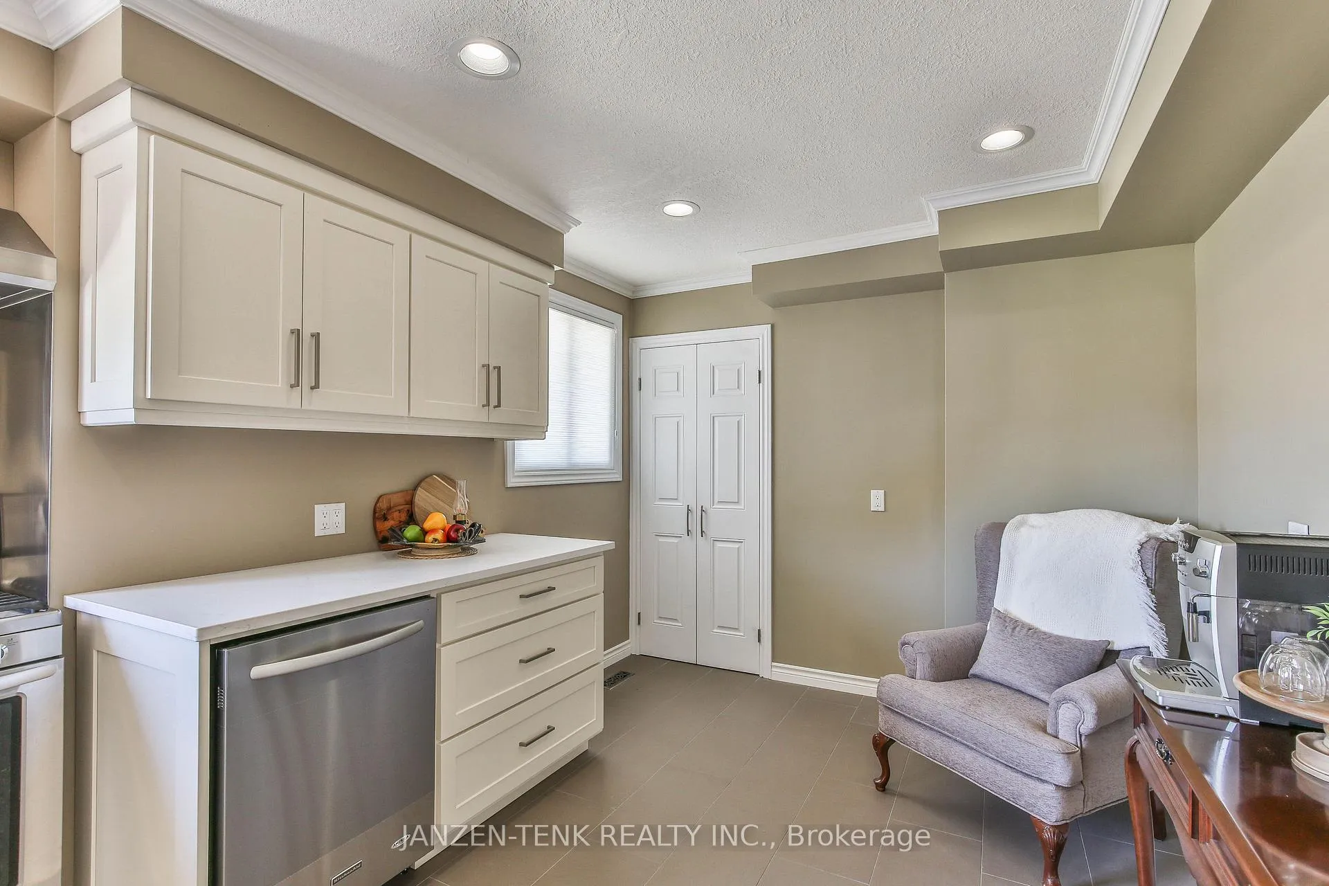 Photo 17 of 197 Highview Drive, St. Thomas — HOMEH
