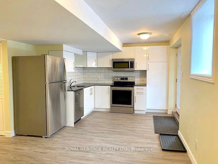 Photo 4 of 1628 Spencely Drive, Oshawa, Taunton — HOMEH