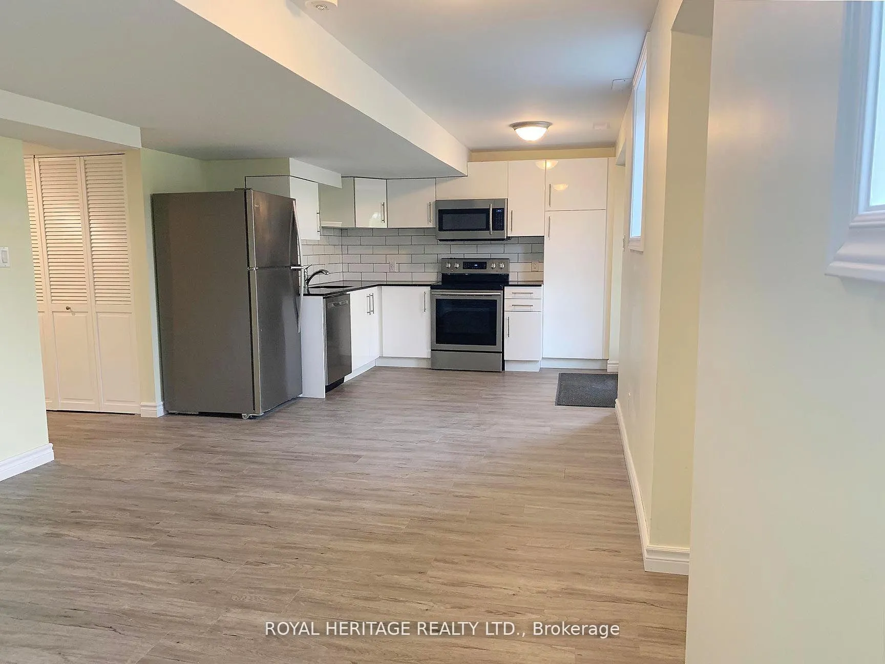 Photo 5 of 1628 Spencely Drive, Oshawa, Taunton — HOMEH