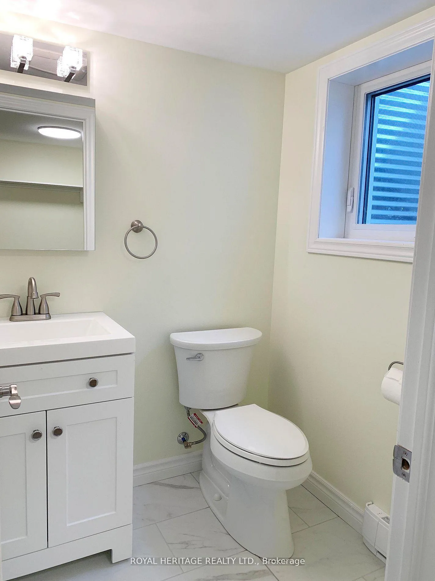 Photo 14 of 1628 Spencely Drive, Oshawa, Taunton — HOMEH