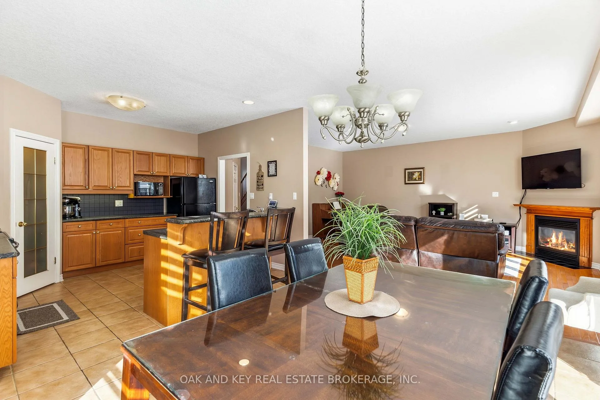 Photo 11 of 2180 Lilac Avenue, London, South K — HOMEH