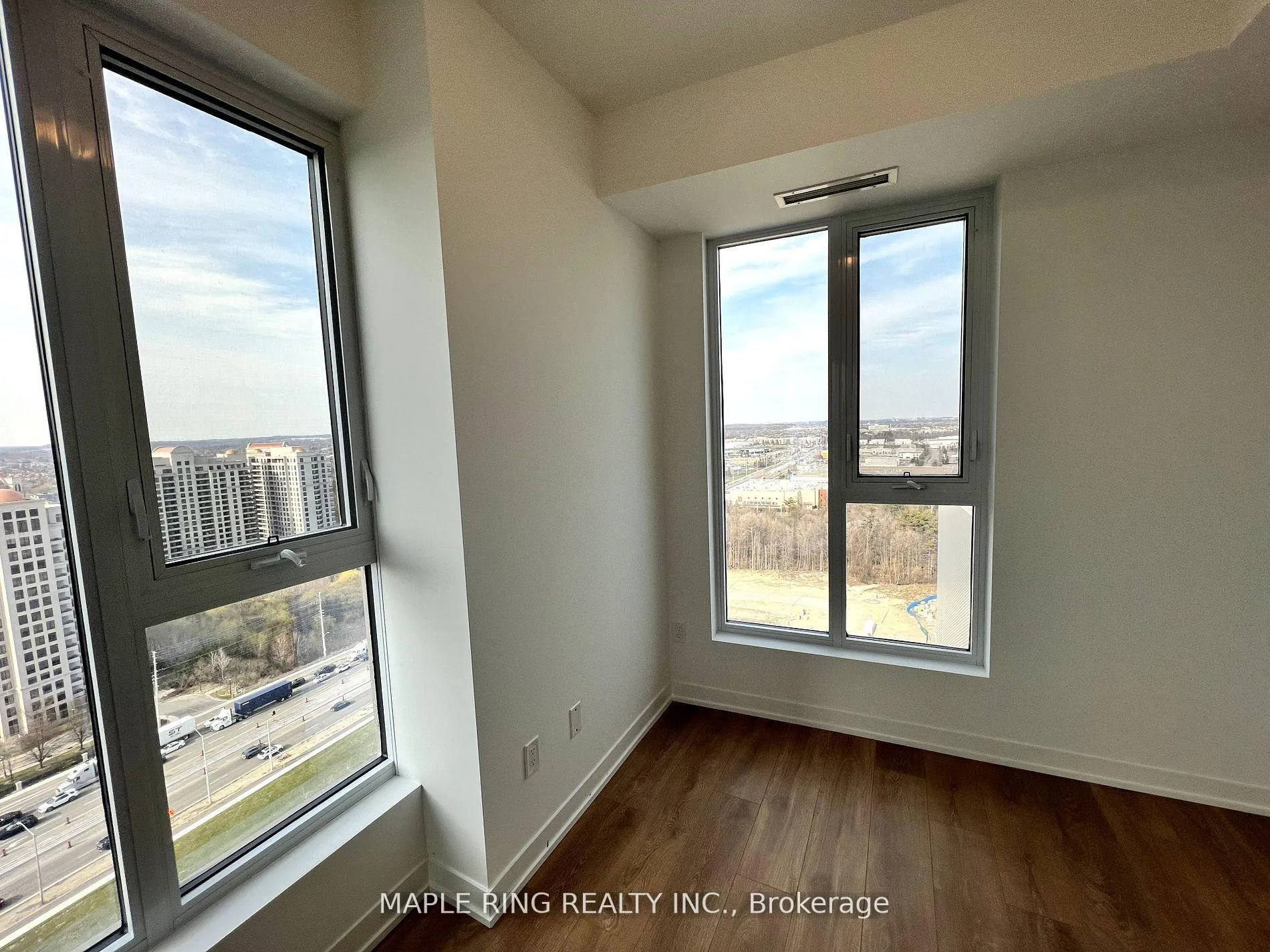 Photo 2 of Unit 2128, 498 Caldari Road, Vaughan, Concord — HOMEH