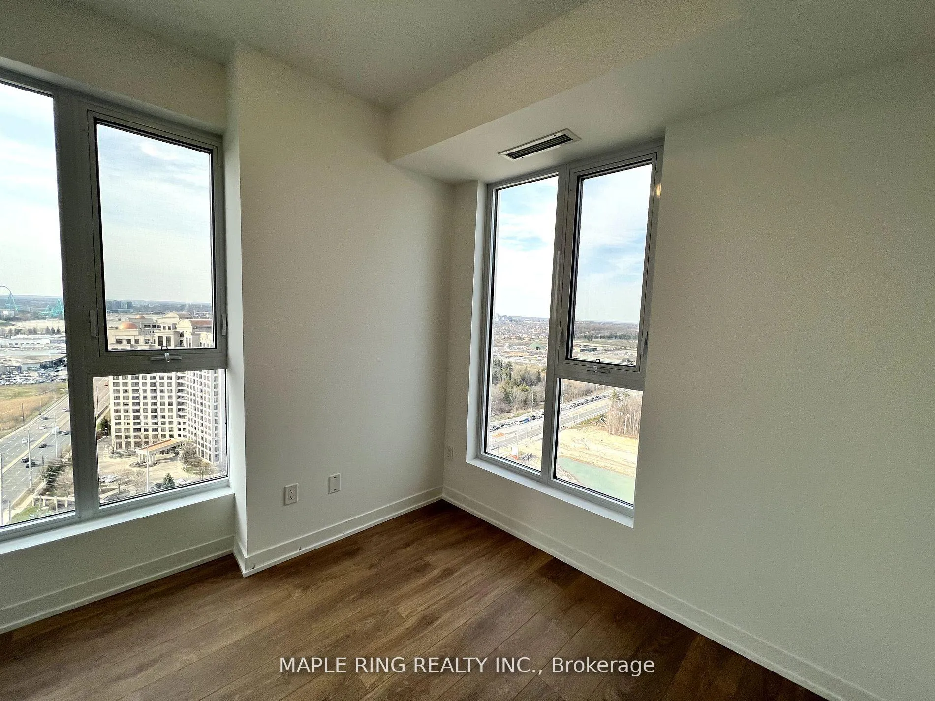 Photo 5 of Unit 2128, 498 Caldari Road, Vaughan, Concord — HOMEH