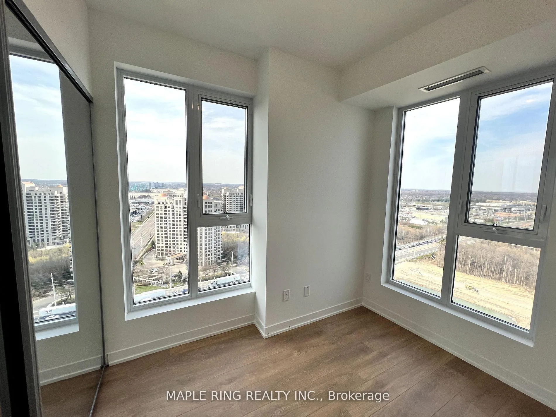 Photo 10 of Unit 2128, 498 Caldari Road, Vaughan, Concord — HOMEH