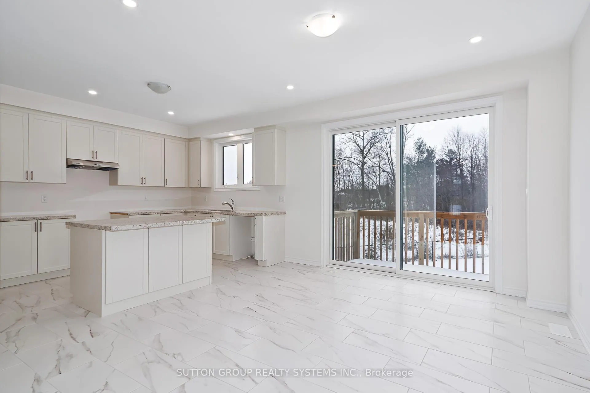 Photo 4 of 176 Roseanne Circle, Wasaga Beach — HOMEH
