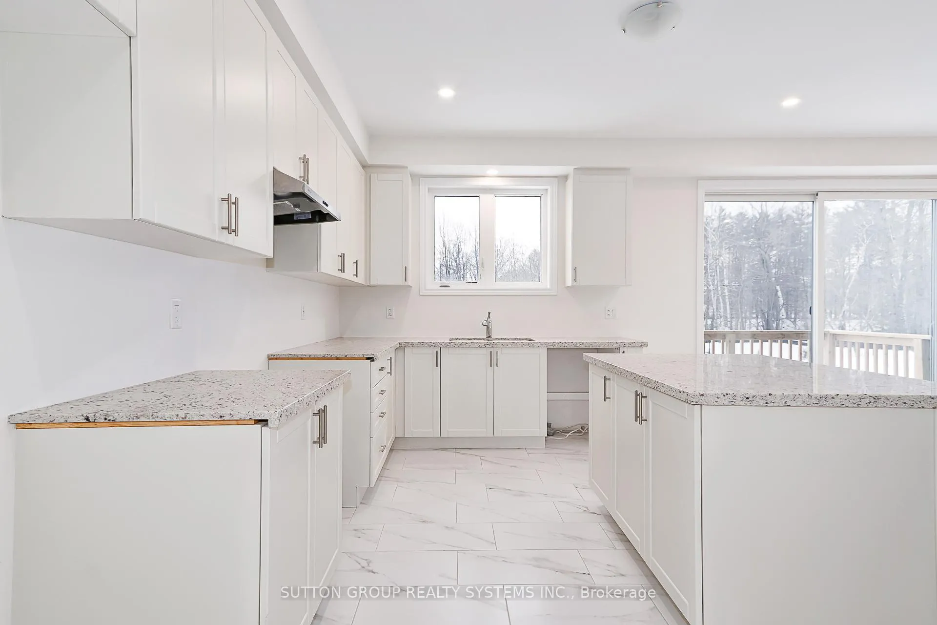 Photo 6 of 176 Roseanne Circle, Wasaga Beach — HOMEH