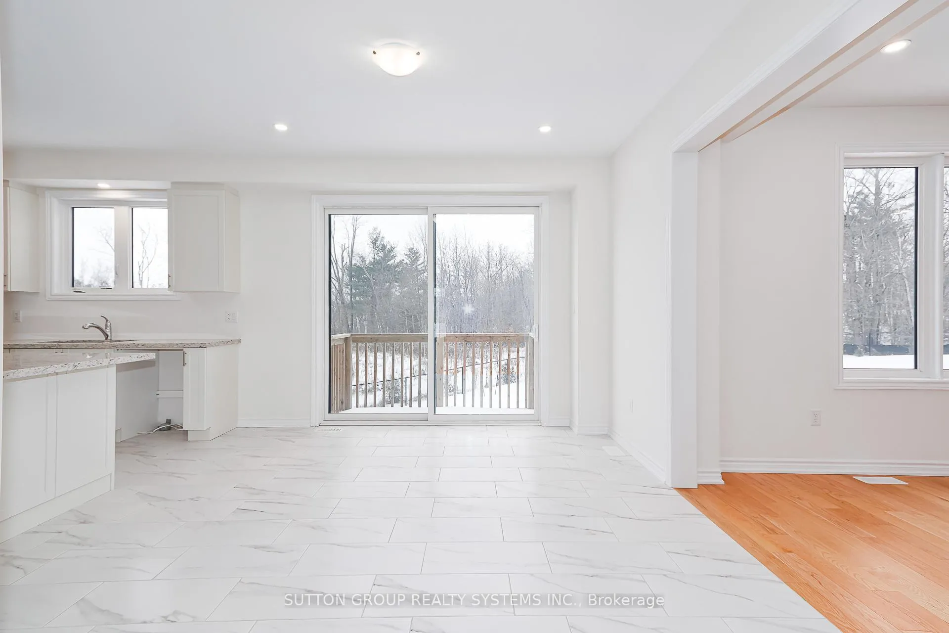 Photo 7 of 176 Roseanne Circle, Wasaga Beach — HOMEH