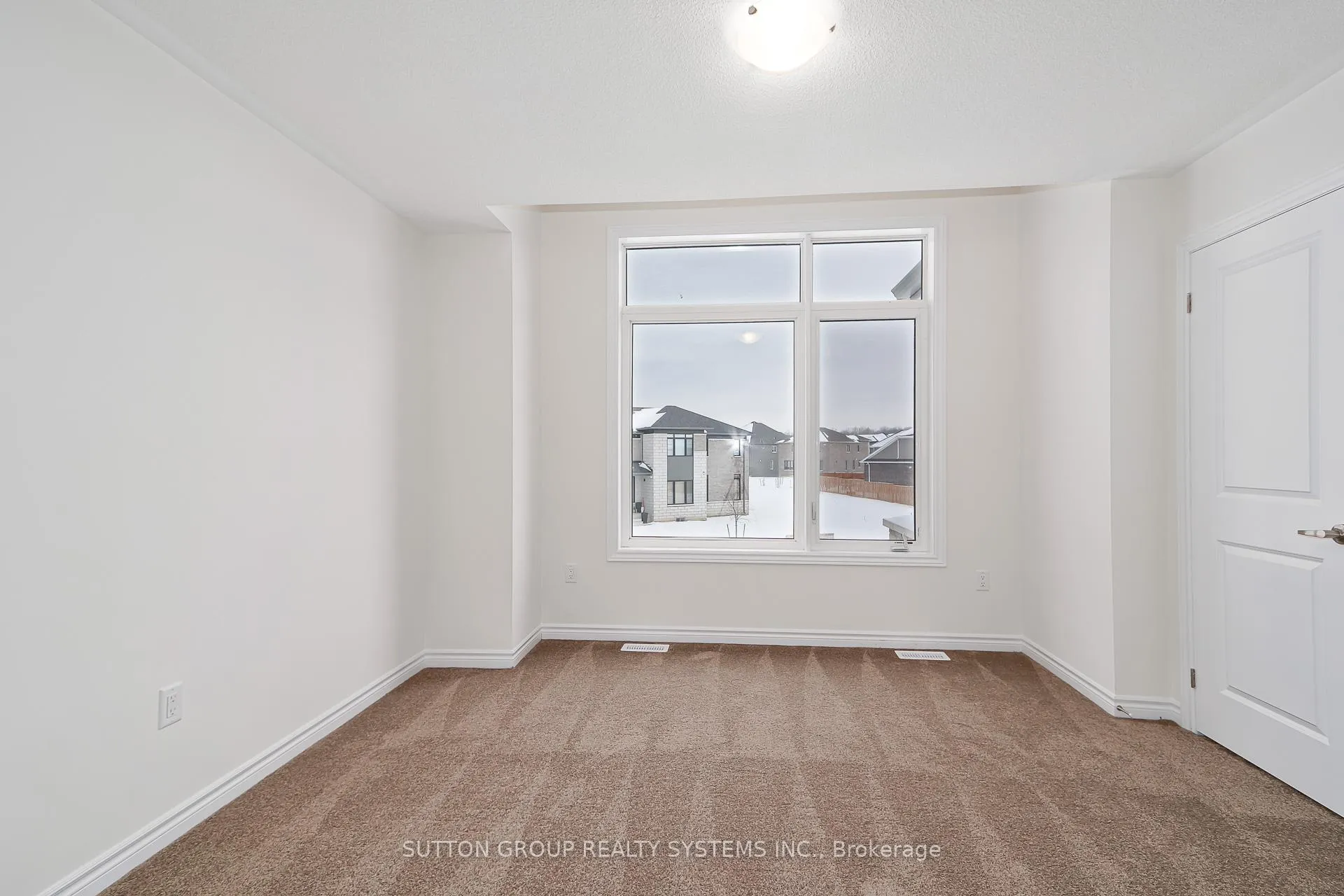 Photo 19 of 176 Roseanne Circle, Wasaga Beach — HOMEH