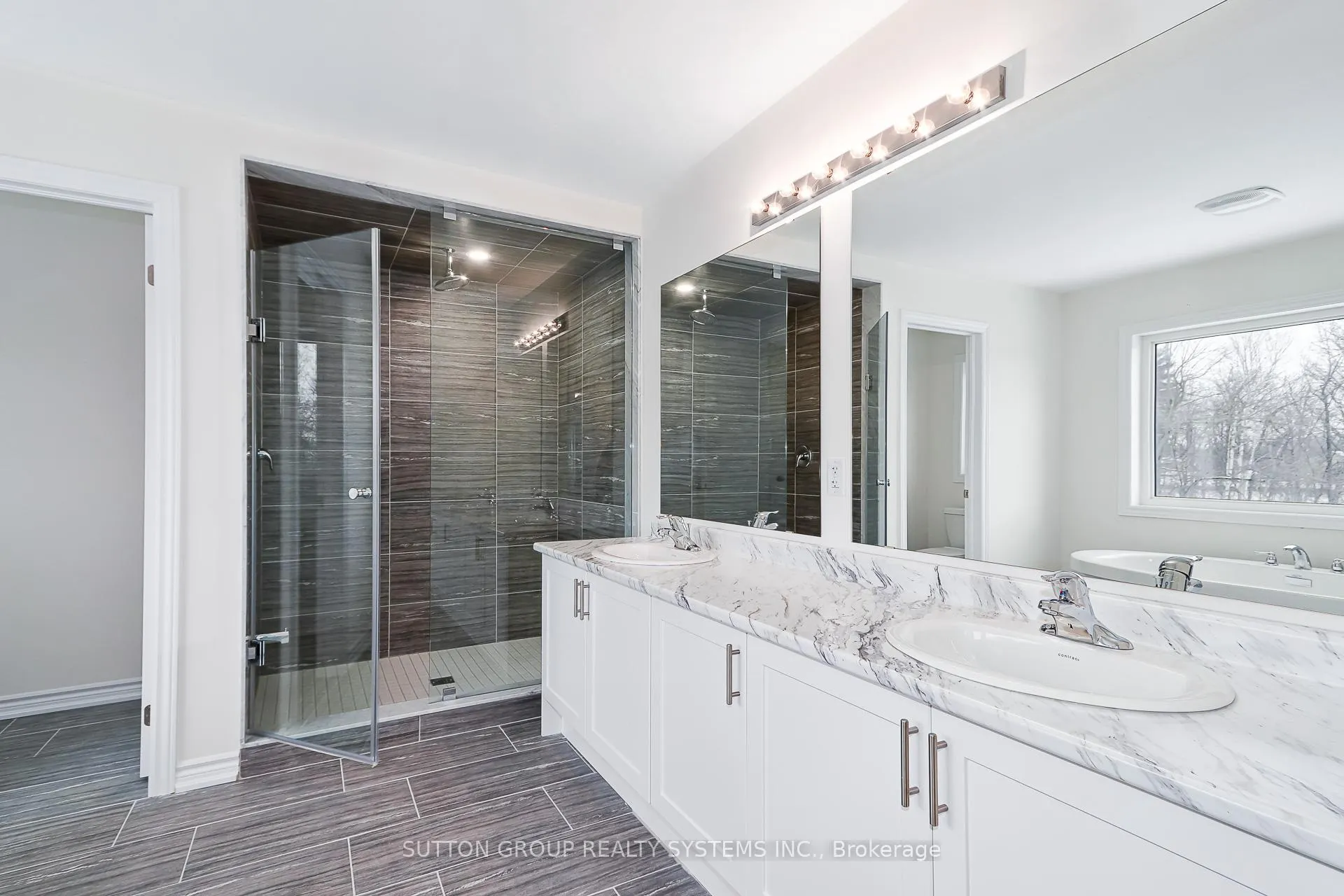 Photo 23 of 176 Roseanne Circle, Wasaga Beach — HOMEH