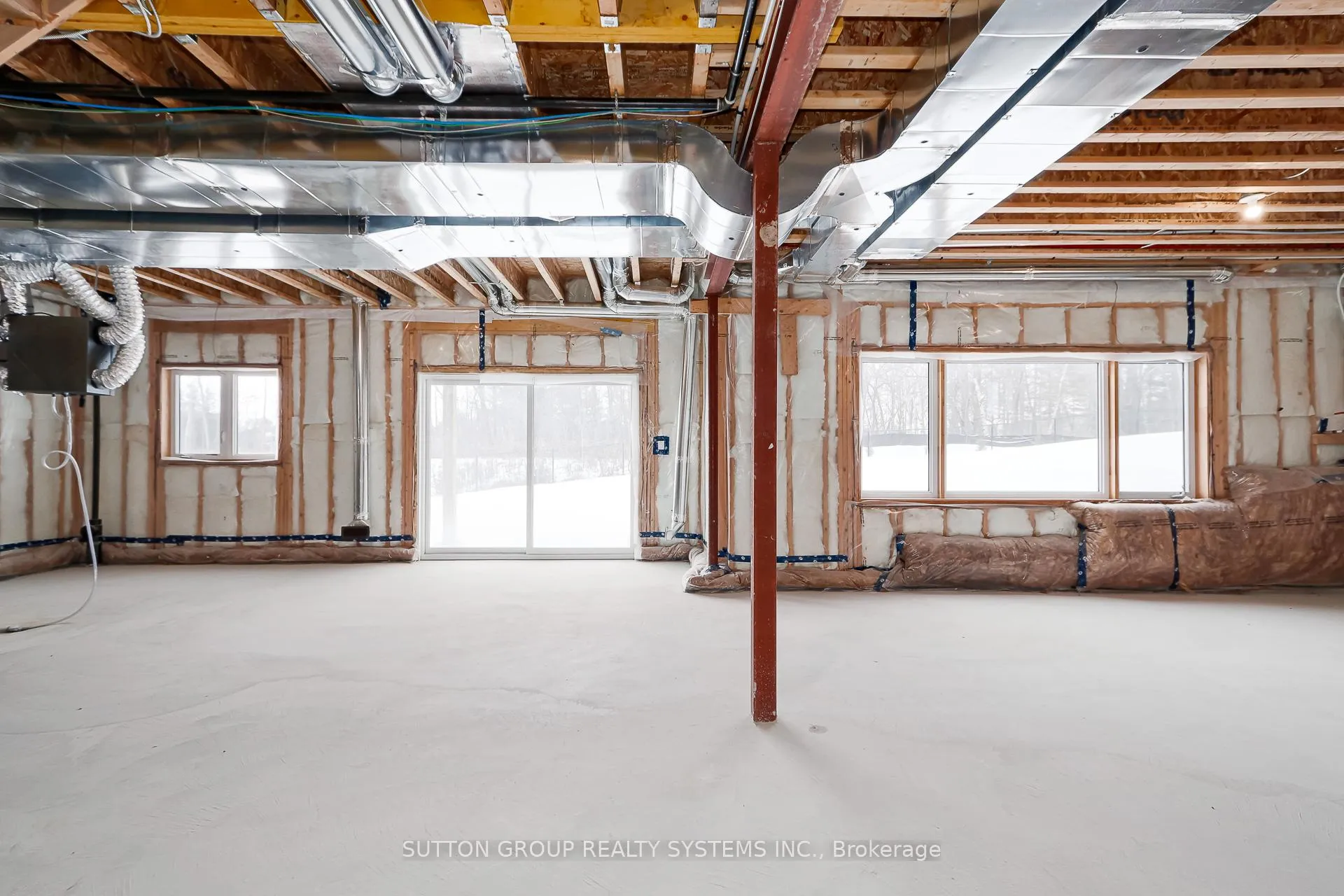 Photo 29 of 176 Roseanne Circle, Wasaga Beach — HOMEH