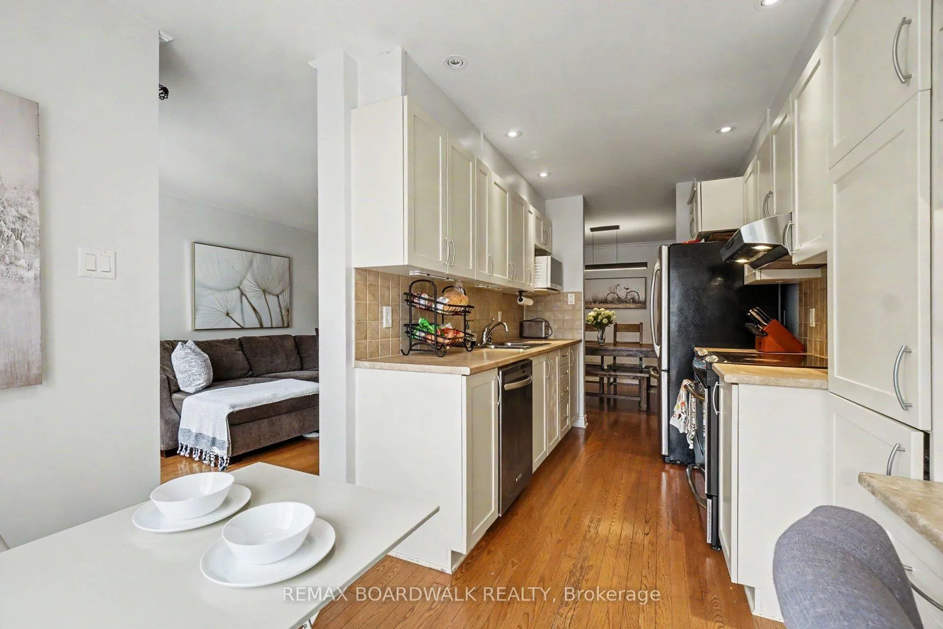 Photo 10 of 146 Marrissa Avenue, Ottawa, Beacon Hill South — HOMEH