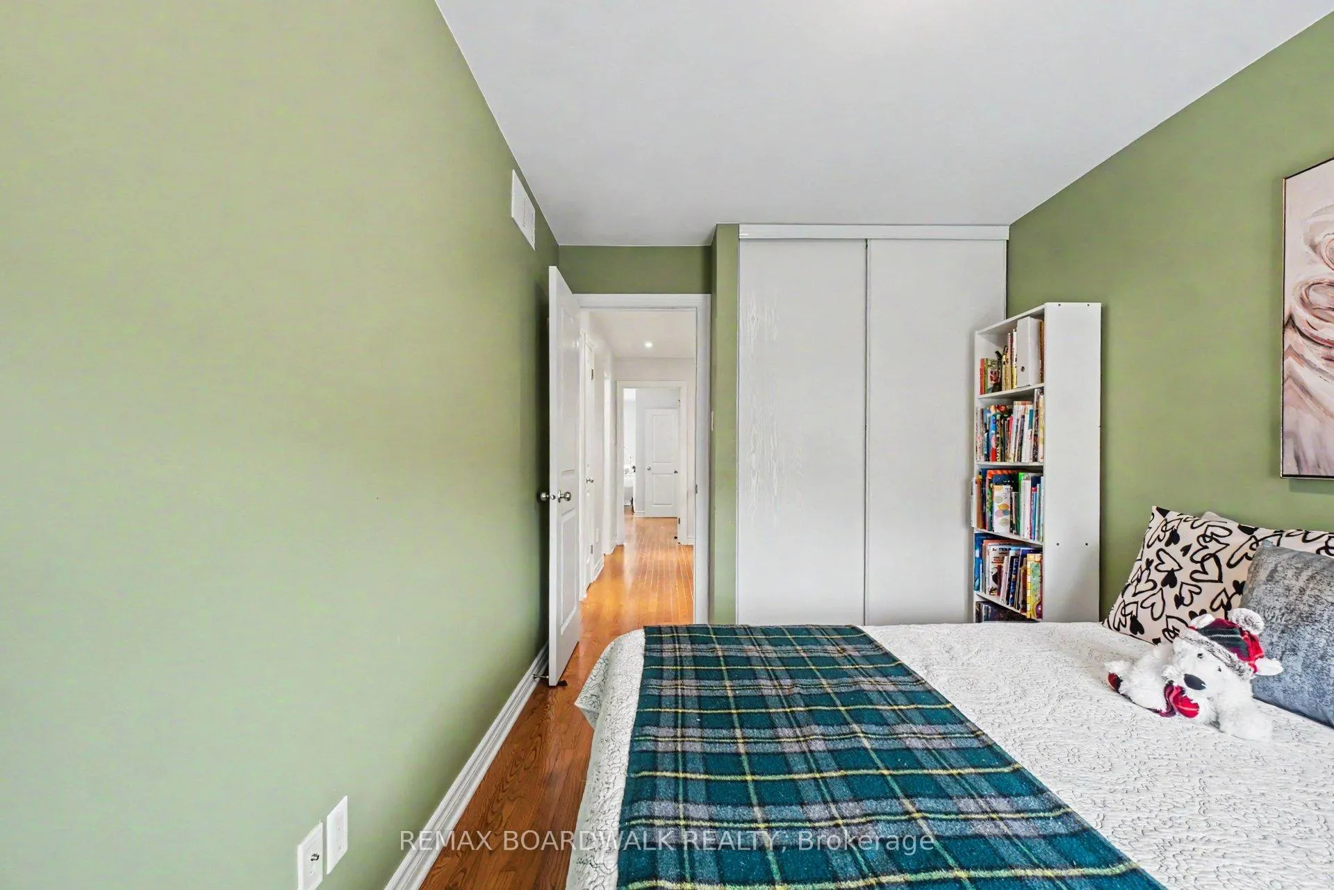 Photo 22 of 146 Marrissa Avenue, Ottawa, Beacon Hill South — HOMEH