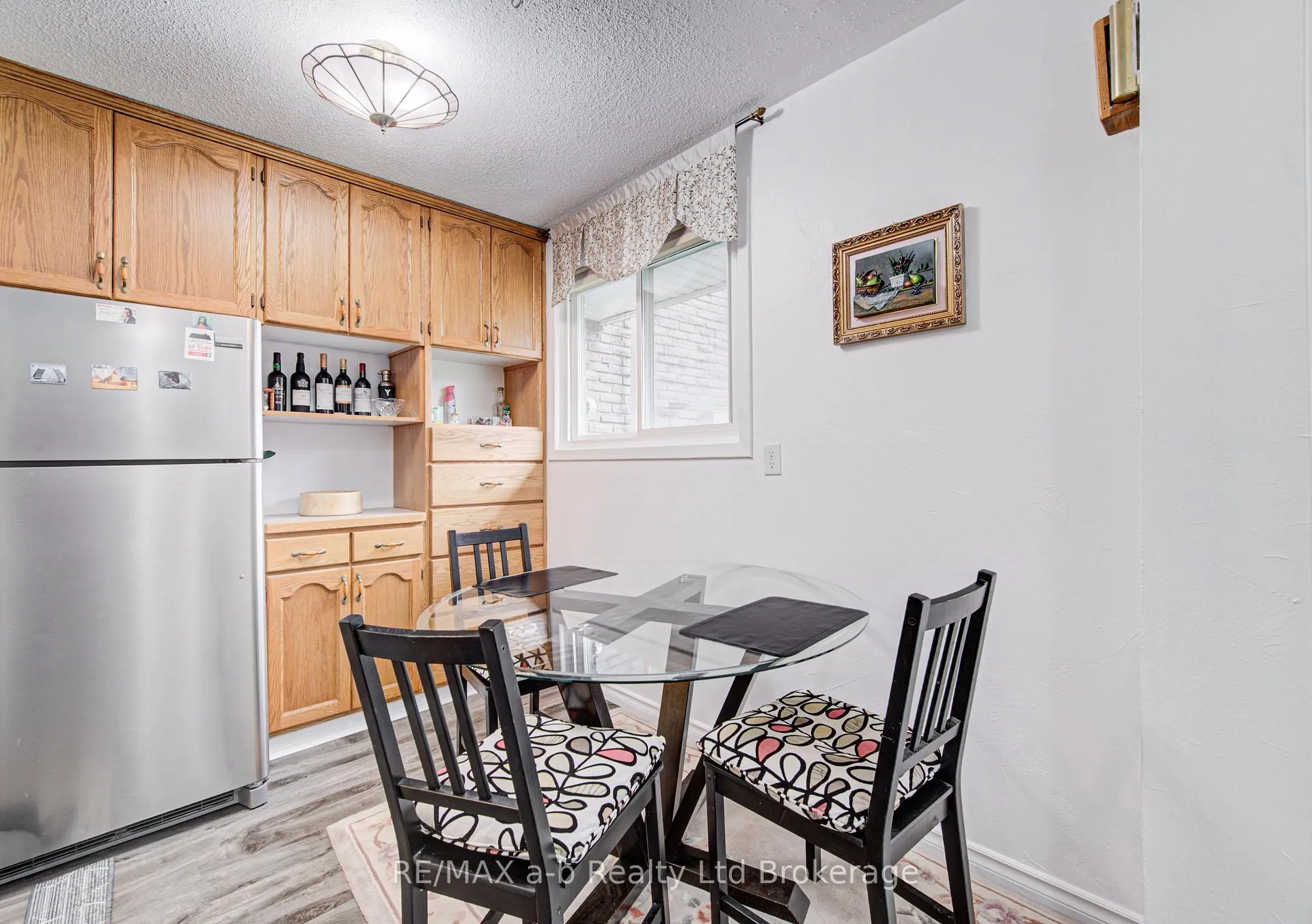 Photo 4 of Unit 18, 224F Harvard Place, Waterloo, Lincoln Village — HOMEH