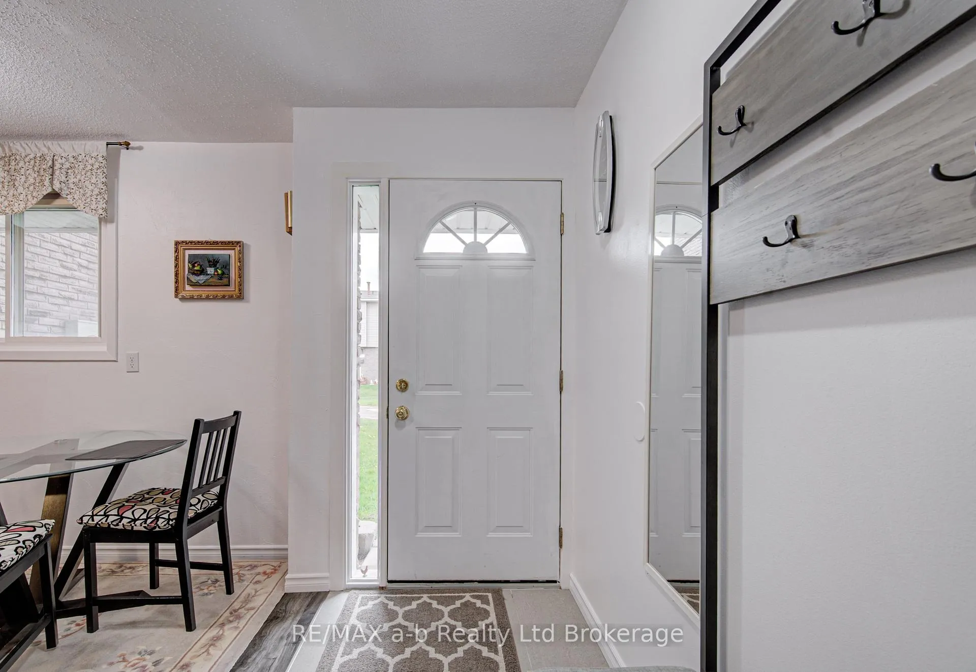 Photo 6 of Unit 18, 224F Harvard Place, Waterloo, Lincoln Village — HOMEH