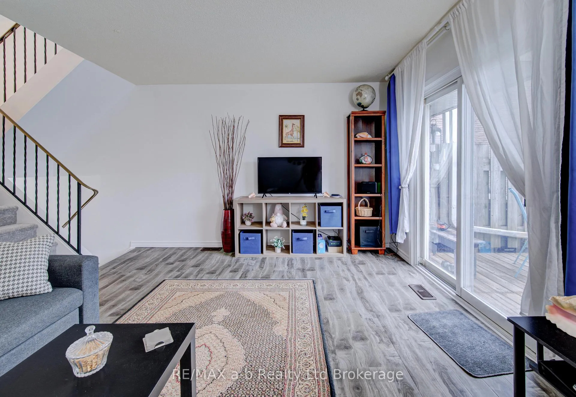 Photo 10 of Unit 18, 224F Harvard Place, Waterloo, Lincoln Village — HOMEH